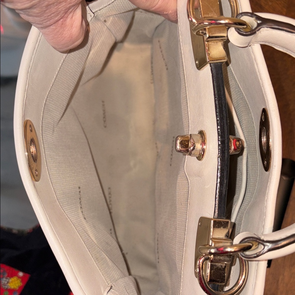 Coach Satchel Crossbody bag smooth leather cream/gold tone 4 turn locks EUC - Picture 14 of 17